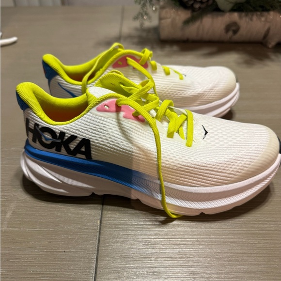 Hoka Clifton Running Shoes - Picture 5 of 8